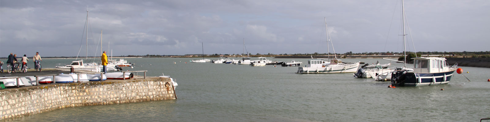 port de loix près camping Varennes