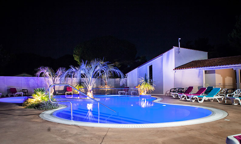 piscine au camping Varennes