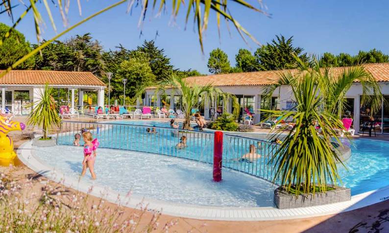 camping avec piscine près de Saint Clément des Baleines