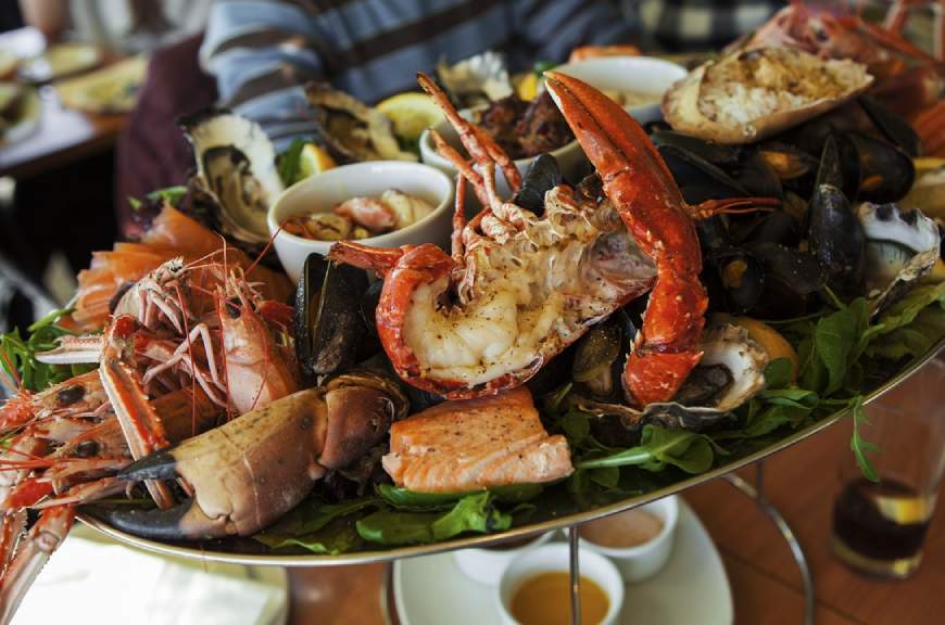 assiette de fruits de mer et crustacés